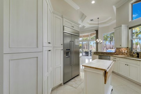 House in Jupiter, Florida 5 bedrooms, 390.19 sq.m. № 2260318 - photo 19