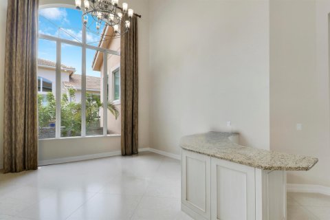 House in Jupiter, Florida 5 bedrooms, 390.19 sq.m. № 2260318 - photo 13