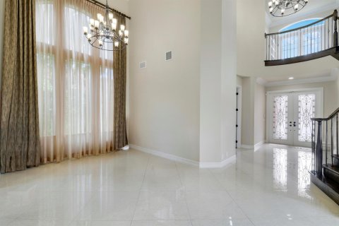 House in Jupiter, Florida 5 bedrooms, 390.19 sq.m. № 2260318 - photo 11