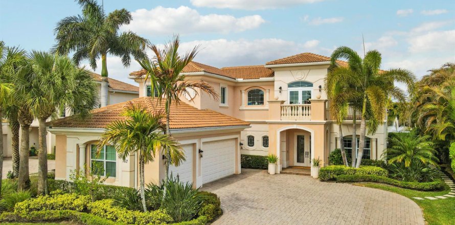 House in Jupiter, Florida 5 bedrooms, 390.19 sq.m. № 2260318