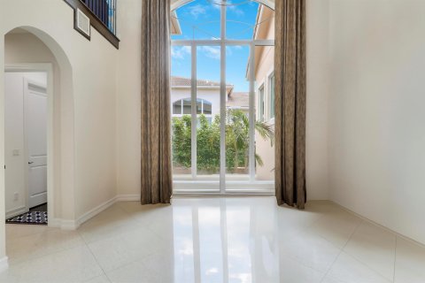 House in Jupiter, Florida 5 bedrooms, 390.19 sq.m. № 2260318 - photo 9