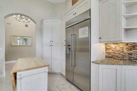 House in Jupiter, Florida 5 bedrooms, 390.19 sq.m. № 2260318 - photo 20