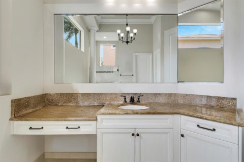 House in Jupiter, Florida 5 bedrooms, 390.19 sq.m. № 2260318 - photo 30