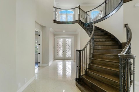 House in Jupiter, Florida 5 bedrooms, 390.19 sq.m. № 2260318 - photo 5