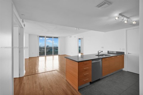Copropriété à louer à Miami, Floride: 3 chambres, 166.2 m2 № 2079790 - photo 14