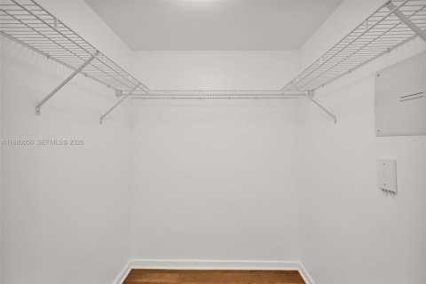 Copropriété à louer à Miami, Floride: 3 chambres, 166.2 m2 № 2079790 - photo 27