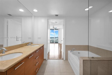 Copropriété à louer à Miami, Floride: 3 chambres, 166.2 m2 № 2079790 - photo 30