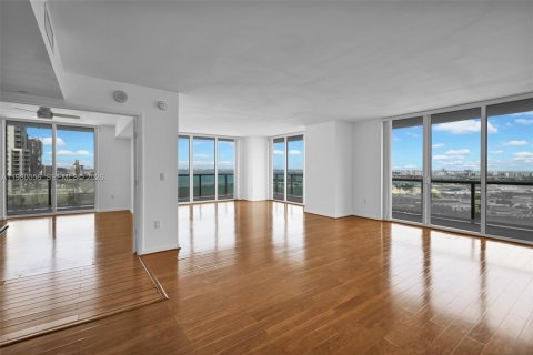 Copropriété à louer à Miami, Floride: 3 chambres, 166.2 m2 № 2079790 - photo 10