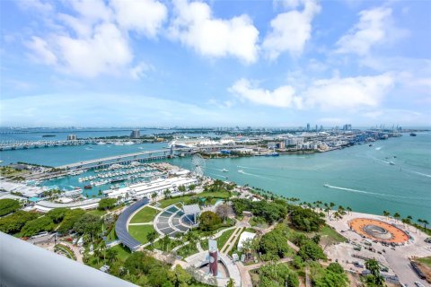 Copropriété à louer à Miami, Floride: 3 chambres, 166.2 m2 № 2079790 - photo 4