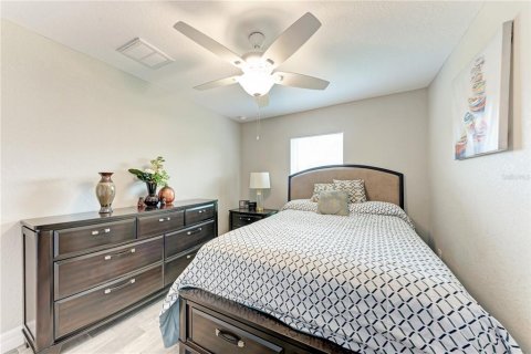 House in Rotonda, Florida 3 bedrooms, 149.39 sq.m. № 1900572 - photo 28