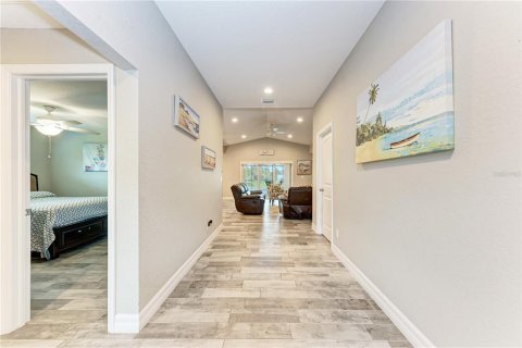 House in Rotonda, Florida 3 bedrooms, 149.39 sq.m. № 1900572 - photo 6