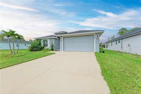 House in Rotonda, Florida 3 bedrooms, 149.39 sq.m. № 1900572 - photo 2
