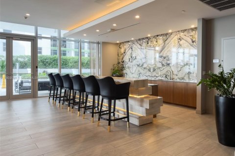 Condo in Miami, Florida, 2 bedrooms  № 2035653 - photo 26