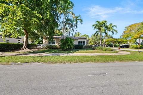 Casa en venta en Fort Lauderdale, Florida, 3 dormitorios, 173.36 m2 № 2365139 - foto 2