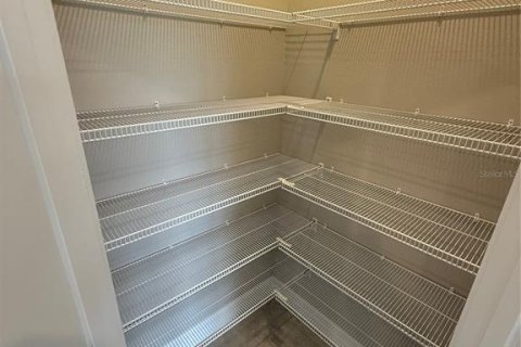 Снять в аренду виллу или дом в Норт-Порт, Флорида 4 комнаты, 153.29м2, № 2229514 - фото 6