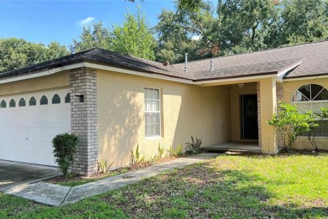 House in Kissimmee, Florida 3 bedrooms, 117.24 sq.m. № 2197212 - photo 3