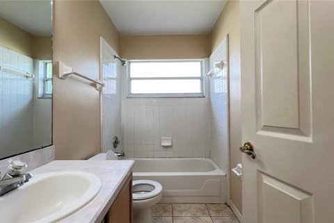 House in Kissimmee, Florida 3 bedrooms, 117.24 sq.m. № 2197212 - photo 18