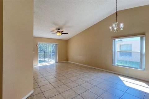 House in Kissimmee, Florida 3 bedrooms, 117.24 sq.m. № 2197212 - photo 5