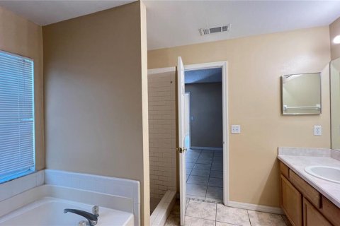 House in Kissimmee, Florida 3 bedrooms, 117.24 sq.m. № 2197212 - photo 25