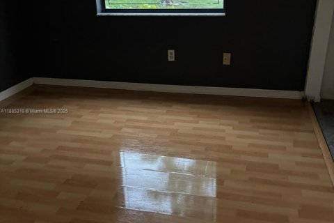 Снять в аренду кондоминиум в Майами, Флорида 2 спальни, 90.12м2, № 1931507 - фото 6