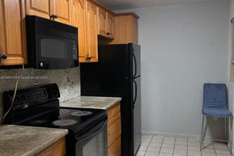 Снять в аренду кондоминиум в Майами, Флорида 2 спальни, 90.12м2, № 1931507 - фото 1