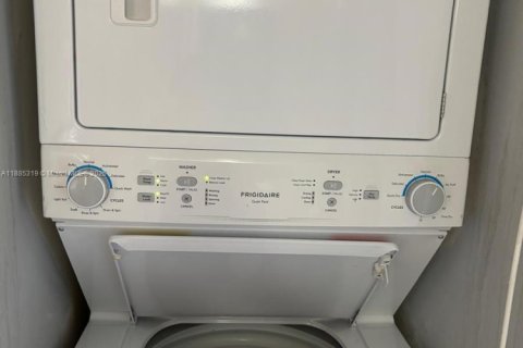 Снять в аренду кондоминиум в Майами, Флорида 2 спальни, 90.12м2, № 1931507 - фото 7