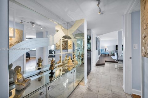 Condominio en alquiler en Hallandale Beach, Florida, 2 dormitorios, 144.28 m2 № 2067515 - foto 15