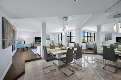 Condominio en alquiler en Hallandale Beach, Florida, 2 dormitorios, 144.28 m2 № 2067515 - foto 5