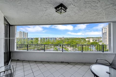 Condominio en alquiler en Hallandale Beach, Florida, 2 dormitorios, 144.28 m2 № 2067515 - foto 26