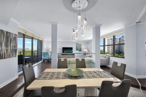 Condominio en alquiler en Hallandale Beach, Florida, 2 dormitorios, 144.28 m2 № 2067515 - foto 16