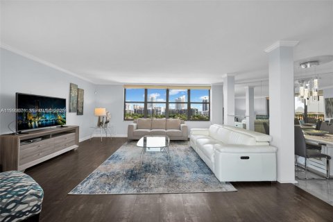 Condominio en alquiler en Hallandale Beach, Florida, 2 dormitorios, 144.28 m2 № 2067515 - foto 25