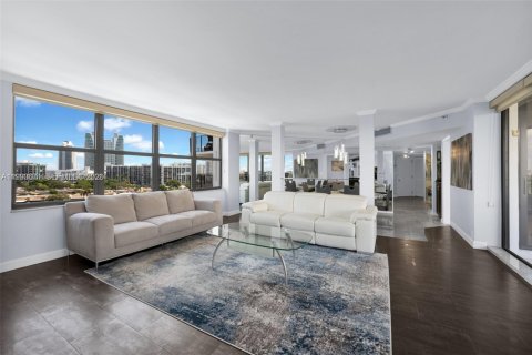 Condominio en alquiler en Hallandale Beach, Florida, 2 dormitorios, 144.28 m2 № 2067515 - foto 24