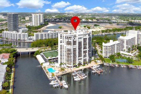 Condominio en alquiler en Hallandale Beach, Florida, 2 dormitorios, 144.28 m2 № 2067515 - foto 2