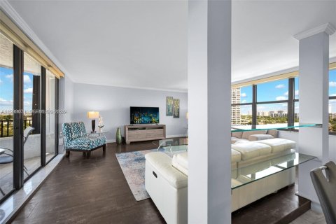 Condominio en alquiler en Hallandale Beach, Florida, 2 dormitorios, 144.28 m2 № 2067515 - foto 21