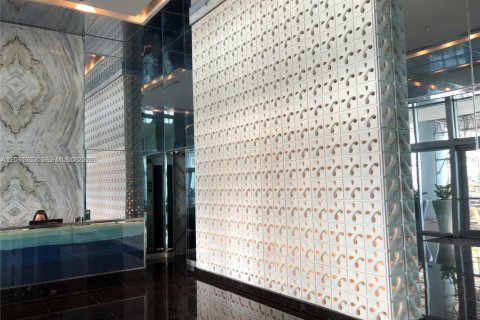 Condo in Miami, Florida, 2 bedrooms  № 2075384 - photo 12