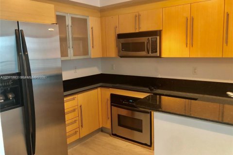 Condo in Miami, Florida, 2 bedrooms  № 2075384