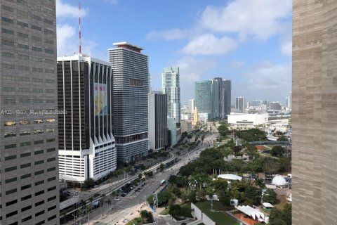 Condo in Miami, Florida, 2 bedrooms  № 2075384 - photo 10