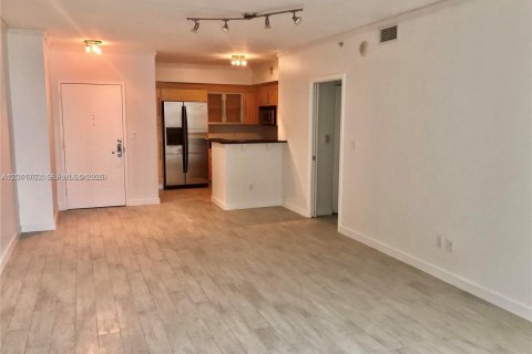 Condo in Miami, Florida, 2 bedrooms  № 2075384 - photo 4