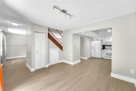 Купить кондоминиум в Майами, Флорида 2 спальни, 123.56м2, № 1758890 - фото 8