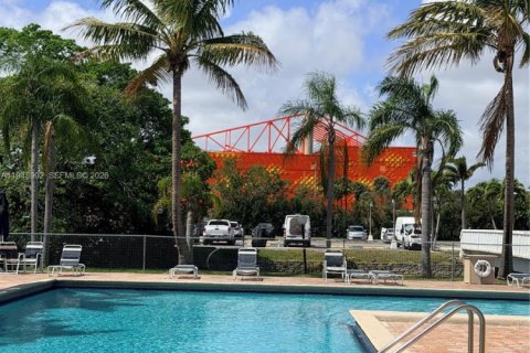 Condo in Dania Beach, Florida, 1 bedroom  № 2004825 - photo 29