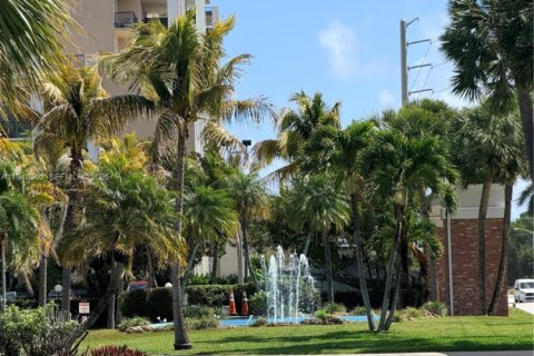 Condo in Dania Beach, Florida, 1 bedroom  № 2004825 - photo 28