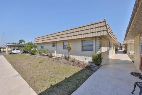 Condo à Sun City Center, Floride, 2 chambres  № 2342031