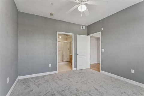 Condo in Tampa, Florida, 2 bedrooms  № 1840309 - photo 17