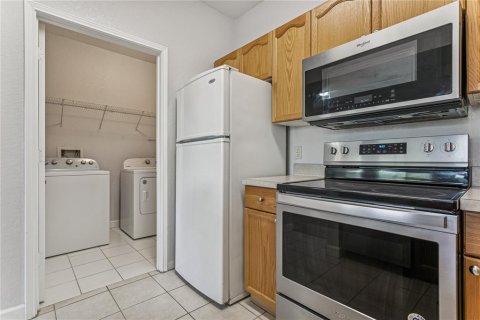 Condo in Tampa, Florida, 2 bedrooms  № 1840309 - photo 10