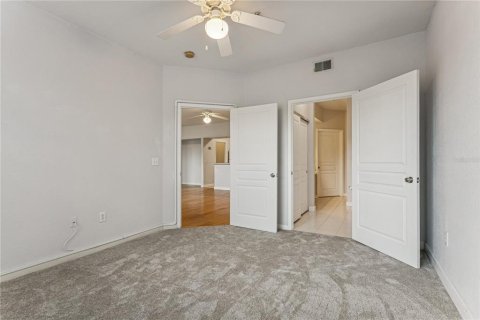Condo in Tampa, Florida, 2 bedrooms  № 1840309 - photo 15