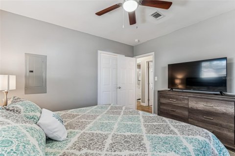 House in Dunedin, Florida 3 bedrooms, 105.35 sq.m. № 2236232 - photo 30