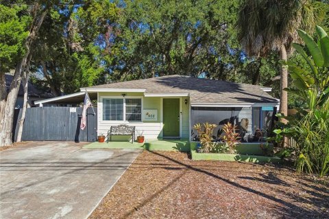 House in Dunedin, Florida 3 bedrooms, 105.35 sq.m. № 2236232