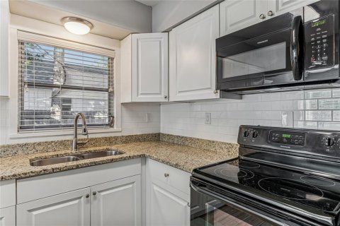 House in Dunedin, Florida 3 bedrooms, 105.35 sq.m. № 2236232 - photo 24