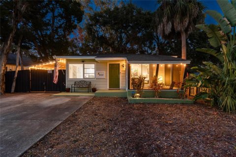 House in Dunedin, Florida 3 bedrooms, 105.35 sq.m. № 2236232 - photo 3
