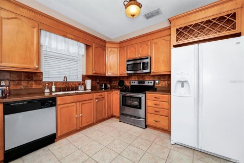 House in Orlando, Florida 3 bedrooms, 121.7 sq.m. № 1910036 - photo 10
